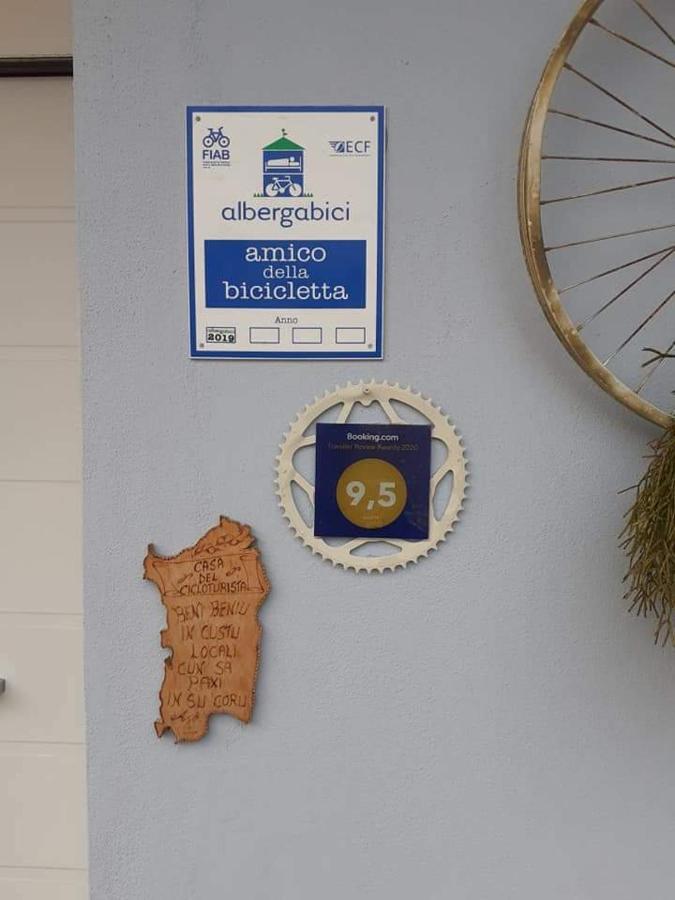 Casa Del Cicloturista Lägenhet Santadi Exteriör bild