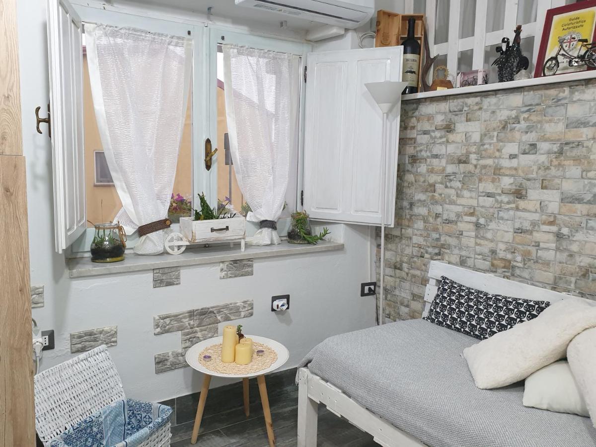 Casa Del Cicloturista Lägenhet Santadi Exteriör bild
