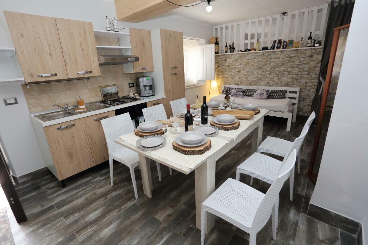 Casa Del Cicloturista Lägenhet Santadi Exteriör bild