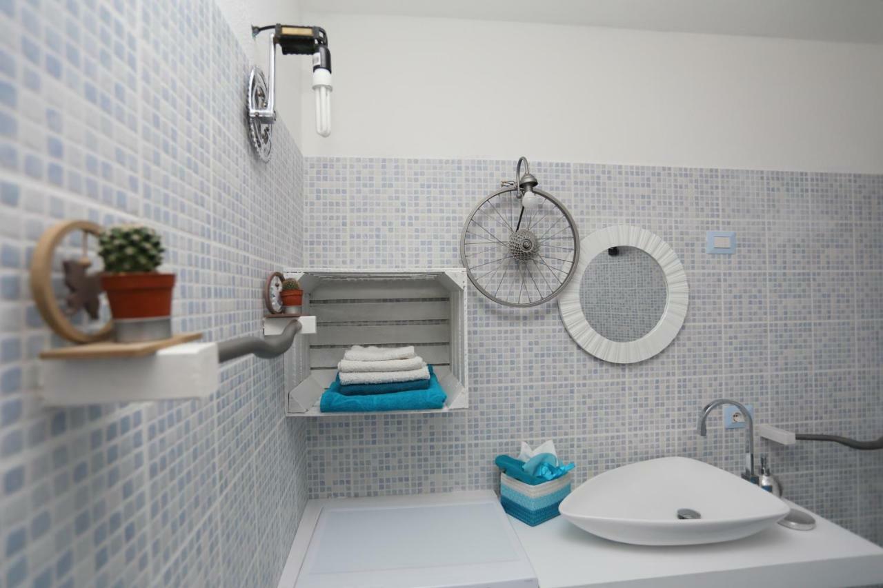 Casa Del Cicloturista Lägenhet Santadi Exteriör bild