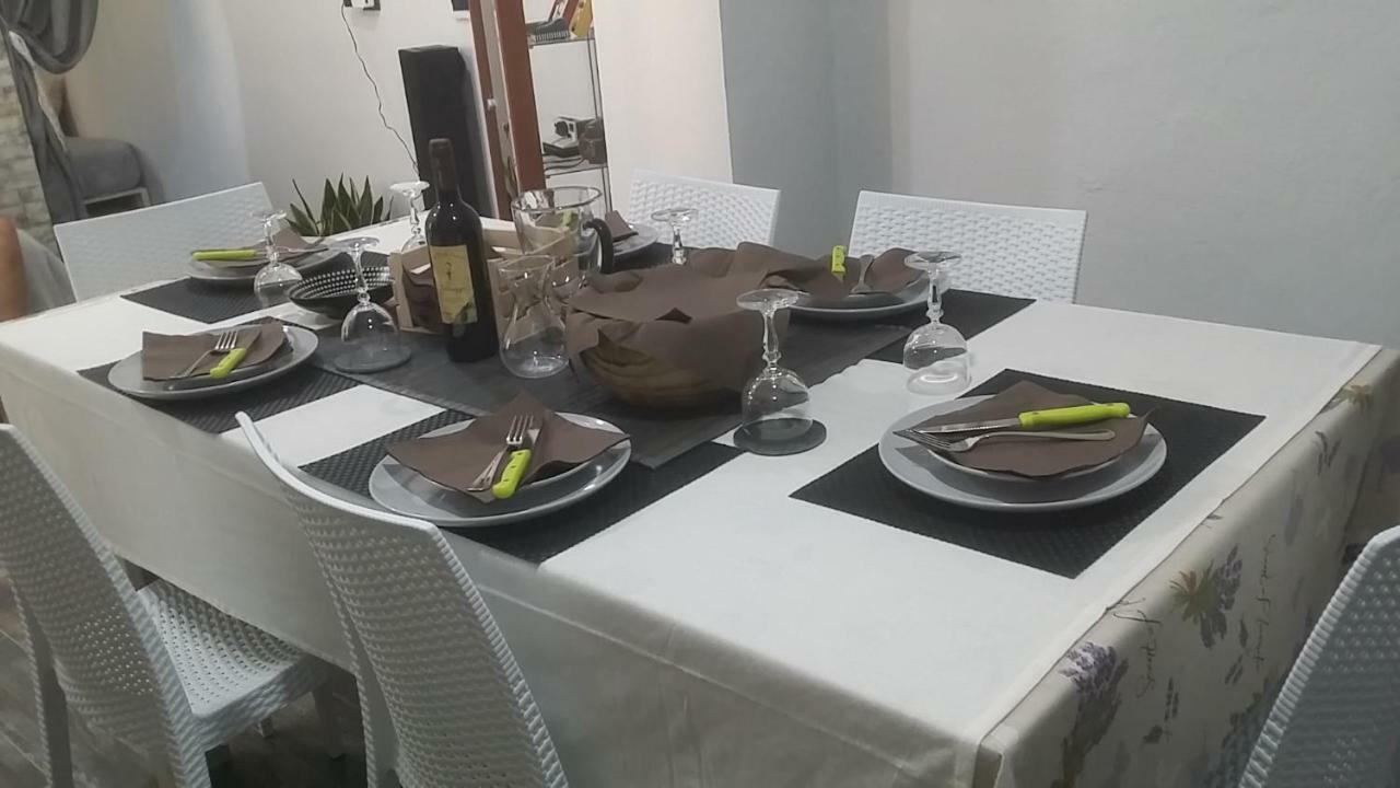 Casa Del Cicloturista Lägenhet Santadi Exteriör bild