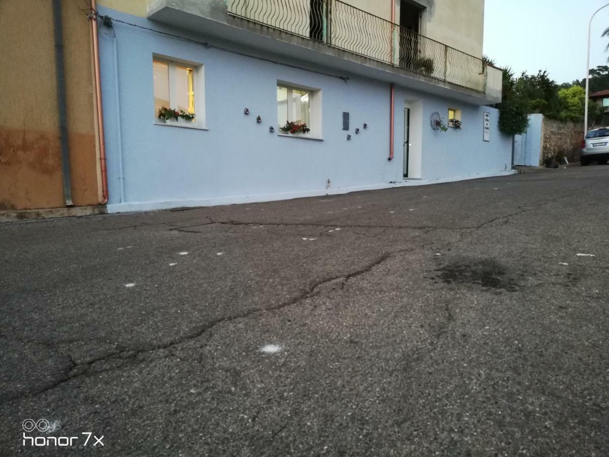 Casa Del Cicloturista Lägenhet Santadi Exteriör bild