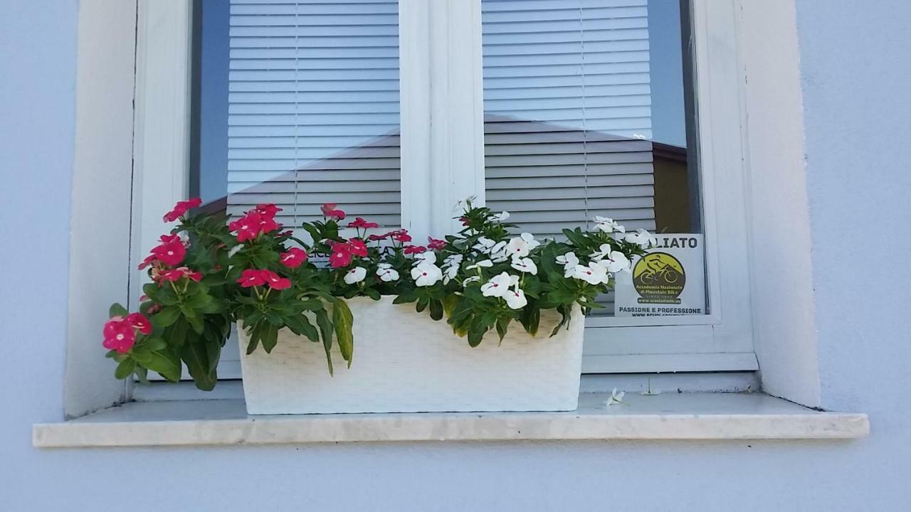 Casa Del Cicloturista Lägenhet Santadi Exteriör bild